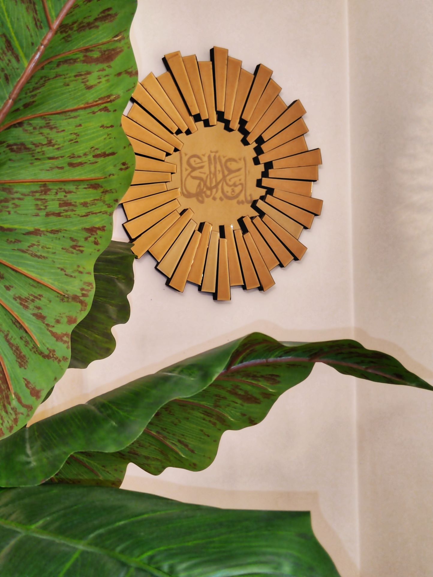 قاب آیینه و حکاکی